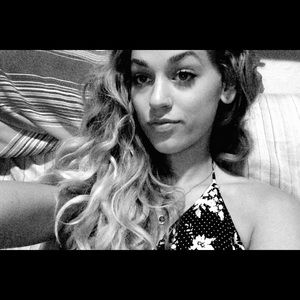 Meet your Posher, Felicia